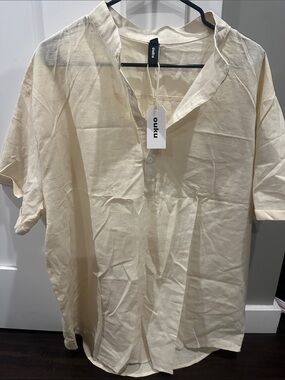 Men's Short-Sleeve Cream Button-Down Shirt
